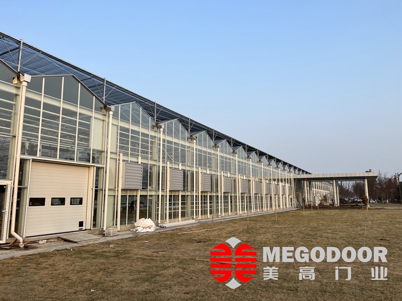 温室大棚用快速门、保温提升门怎么选？美高门业助力徐州温室环境稳定运行缩略图